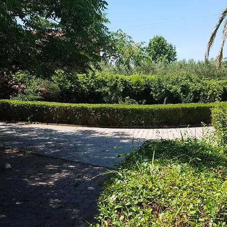 House With Garden * Nea Peramos (Macedonia)