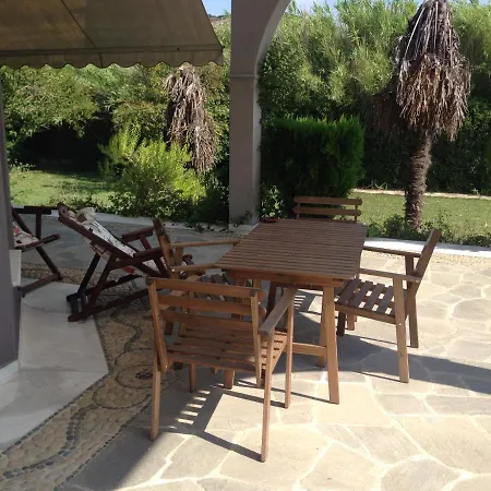 House With Garden Apartment Nea Peramos (Macedonia)