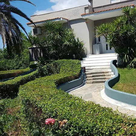 House With Garden Apartment Nea Peramos (Macedonia)