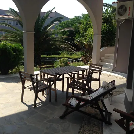 House With Garden Apartment Nea Peramos (Macedonia)
